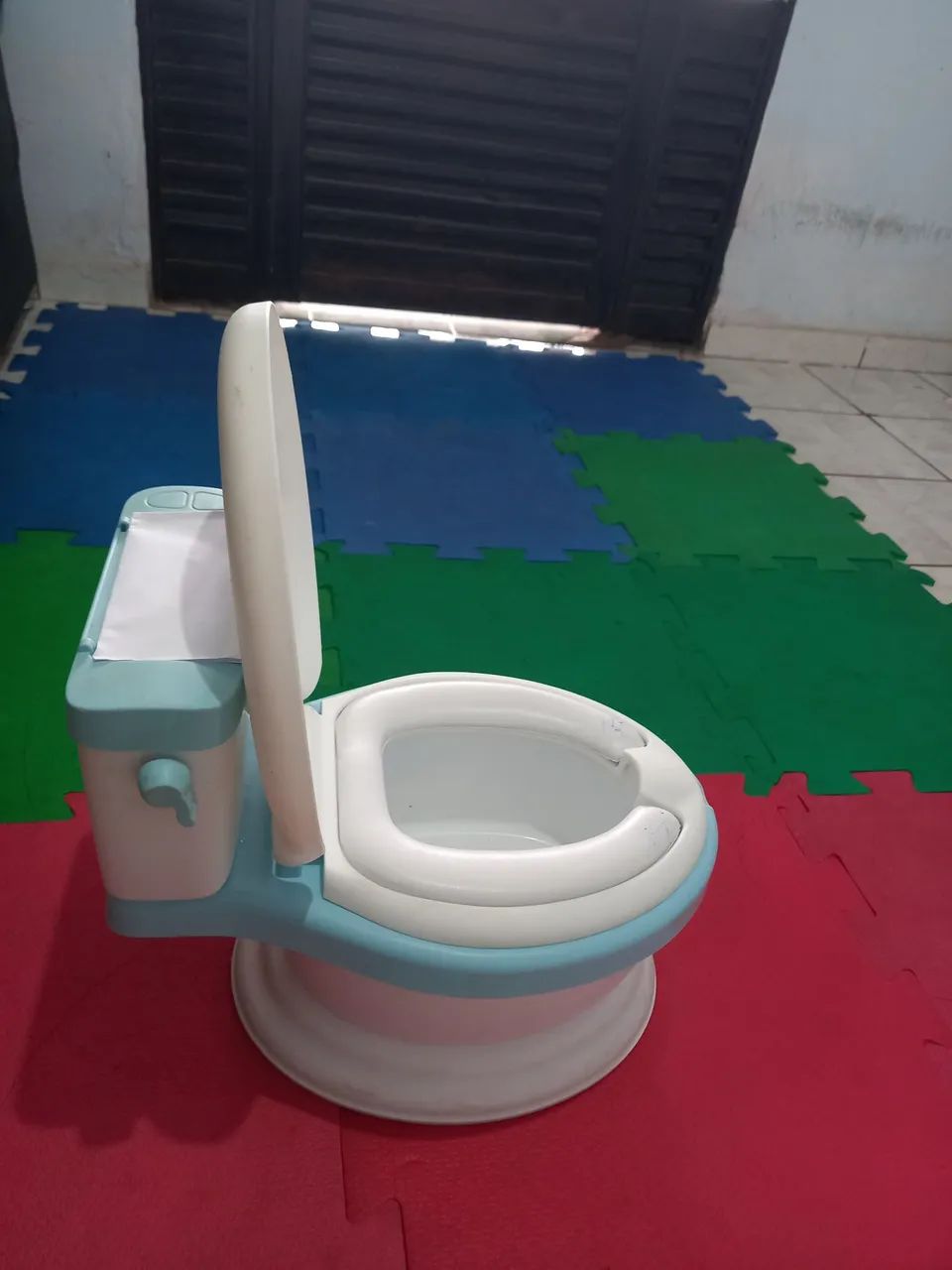 Troninho  infantil estilo vaso santário