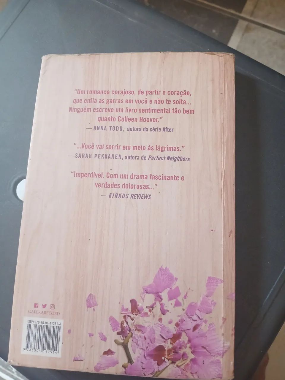 É Assim Que Acaba. Collen Hoover - Foto 2