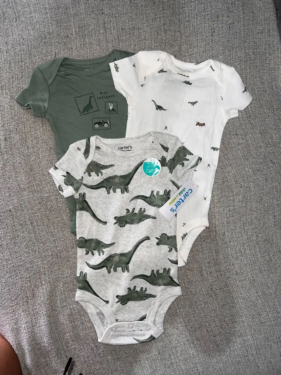 Kit 3 bodys Carters novos  - Foto 2