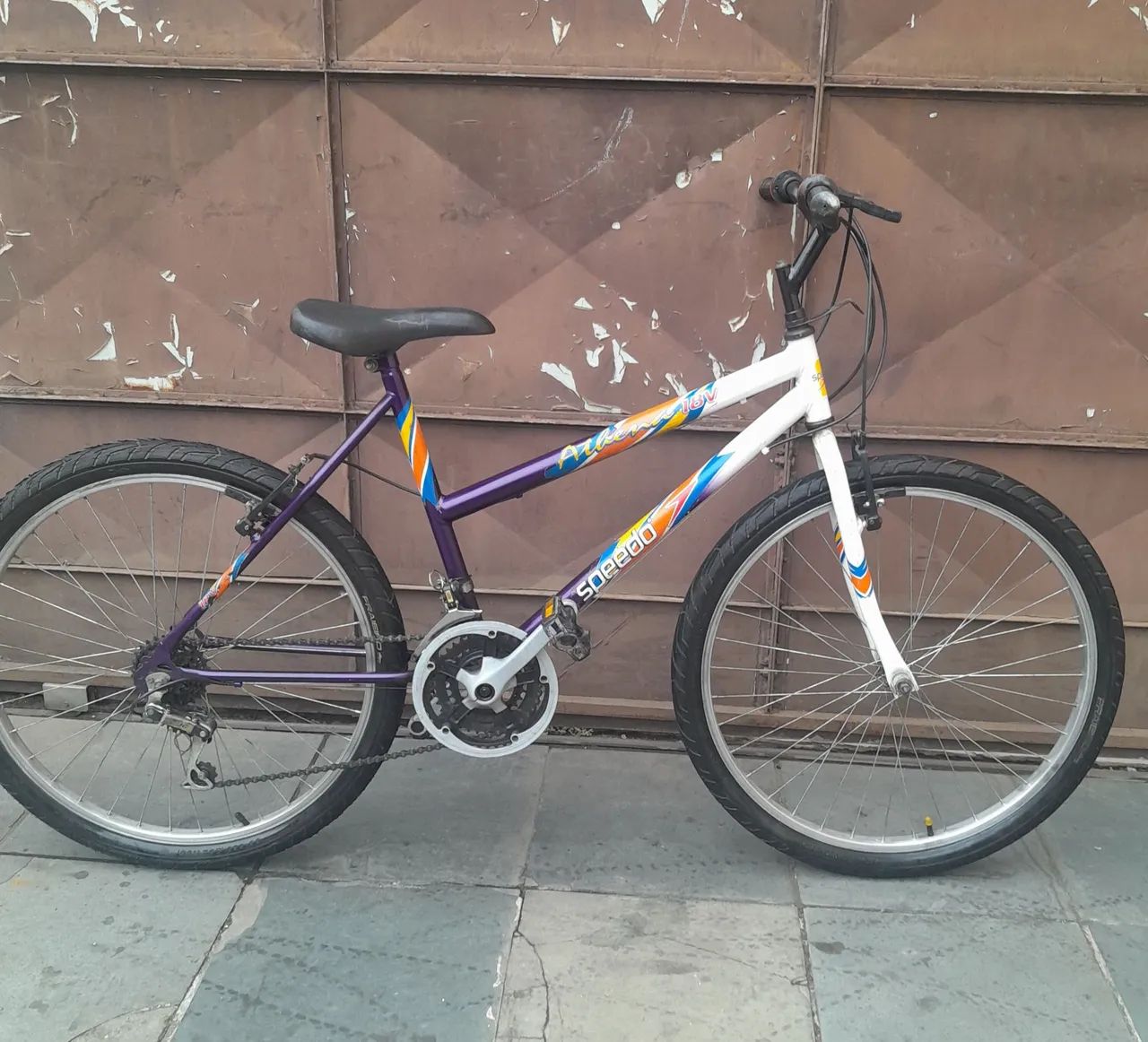Bicicleta aro 26 com marchas