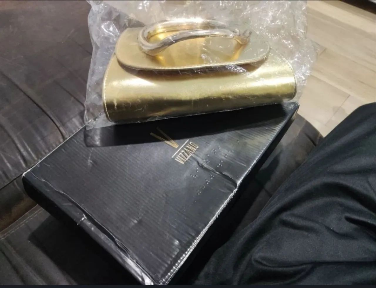 Sandália Vizzano dourada N°35 + bolsa combinando  - Foto 3