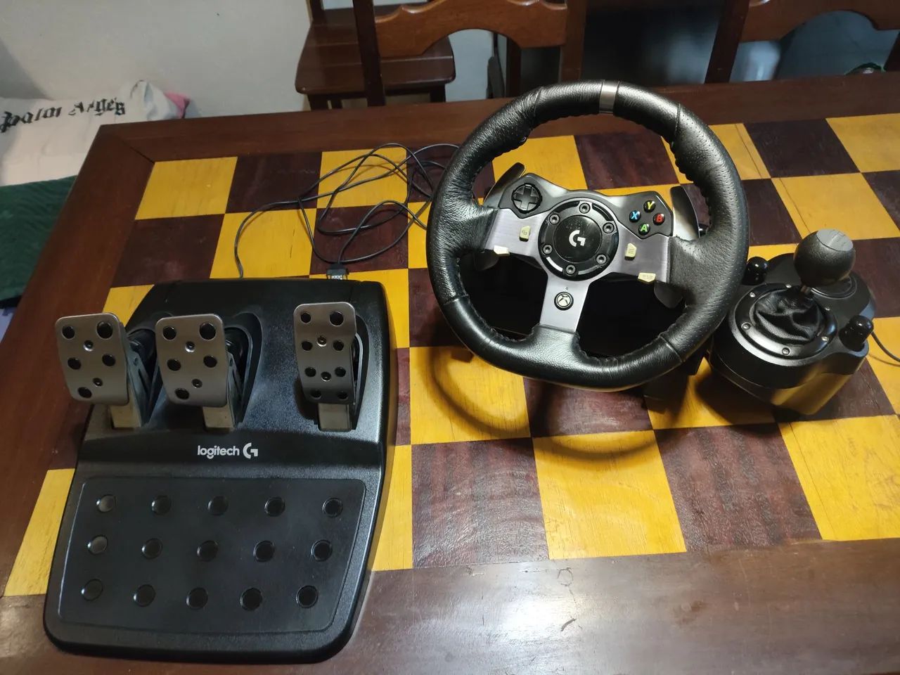 Logitech G920 + Câmbio Logitech Driving Force - Xbox One/Series e PC