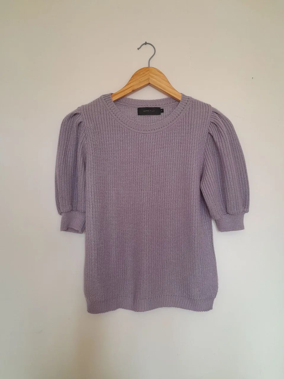 Blusa cropped Maria filó. 