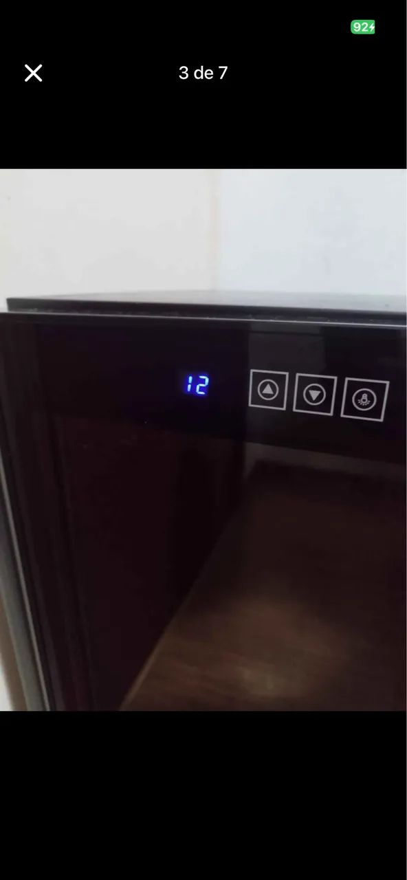 Adega climatizada de vinho 