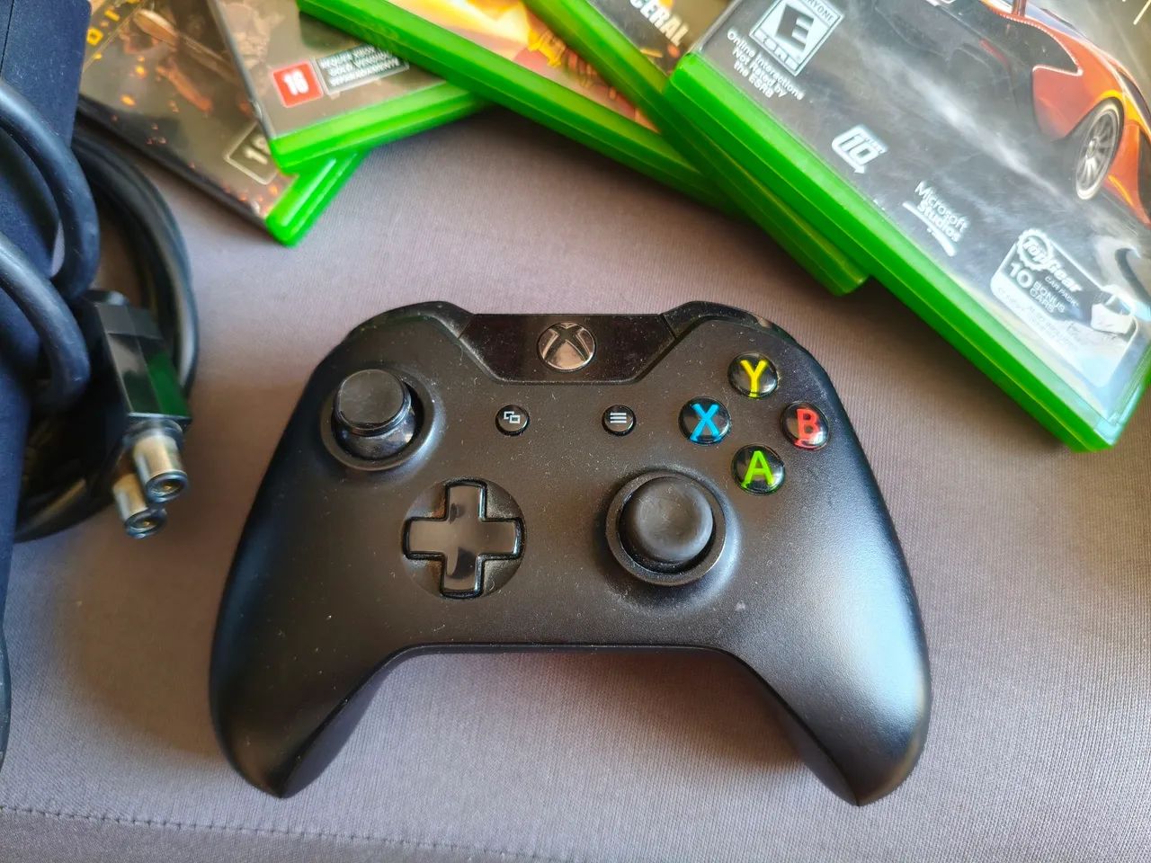 Xbox One + 2 Controles + 6 Jogos + Kinect - Foto 3
