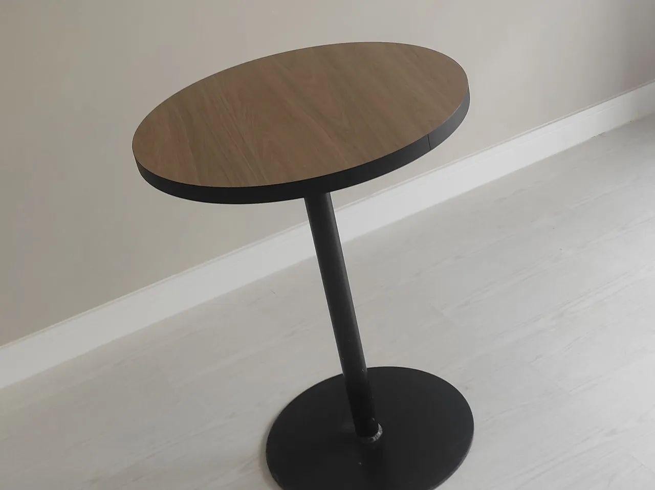 Mesa com duas cadeiras  - Foto 2