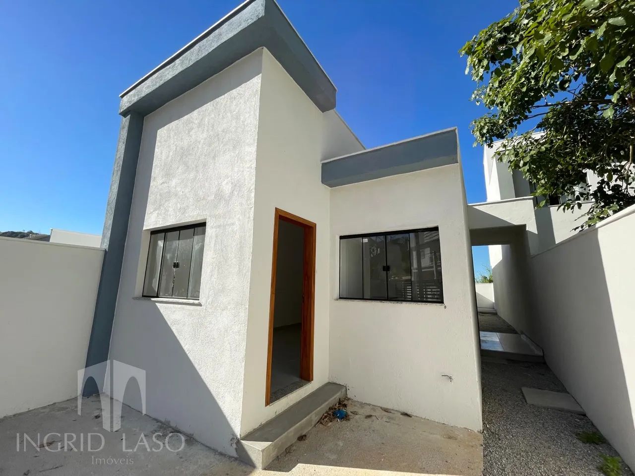 Casa Nova no Jardim Guanabara | 3 Quartos e Quintal