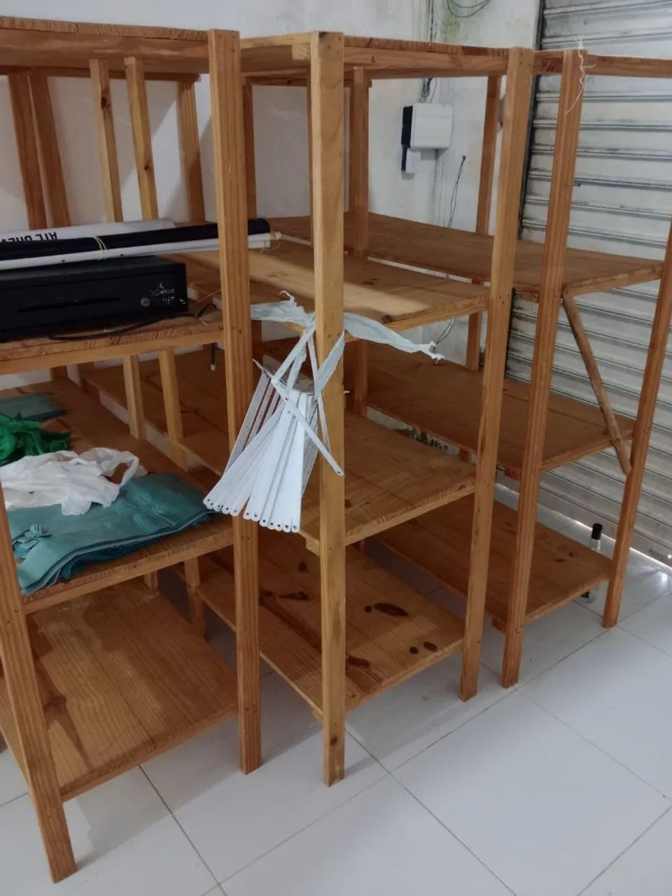 Vendo prateleiras de madeira - Foto 2