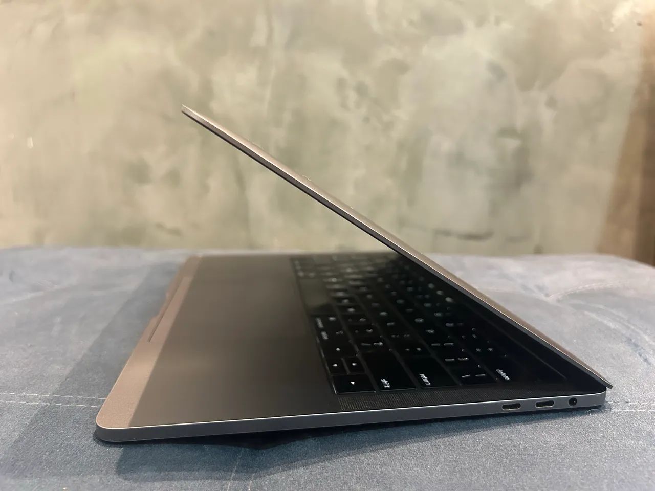 MacBook Pro 2019 TOUCHBAR i7 || 16Gb ram || 1TB SSD ||  - Foto 2