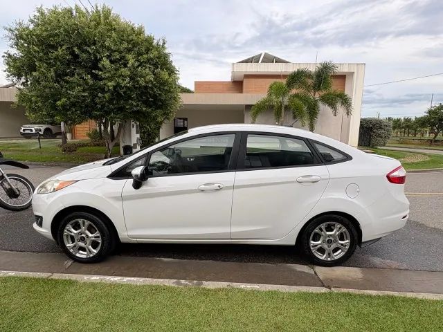 Ford Fiesta Fiesta Sedan 1.6 16V Flex Aut. 2015