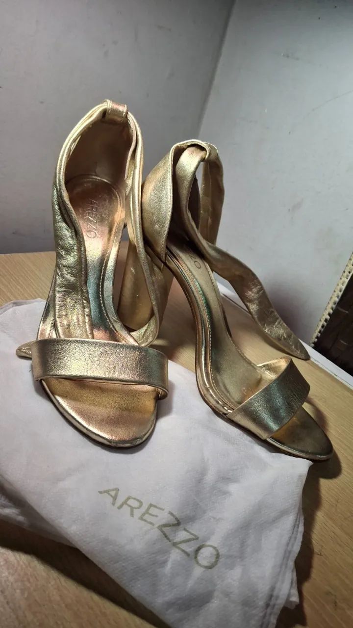 Salto dourado  Arezzo