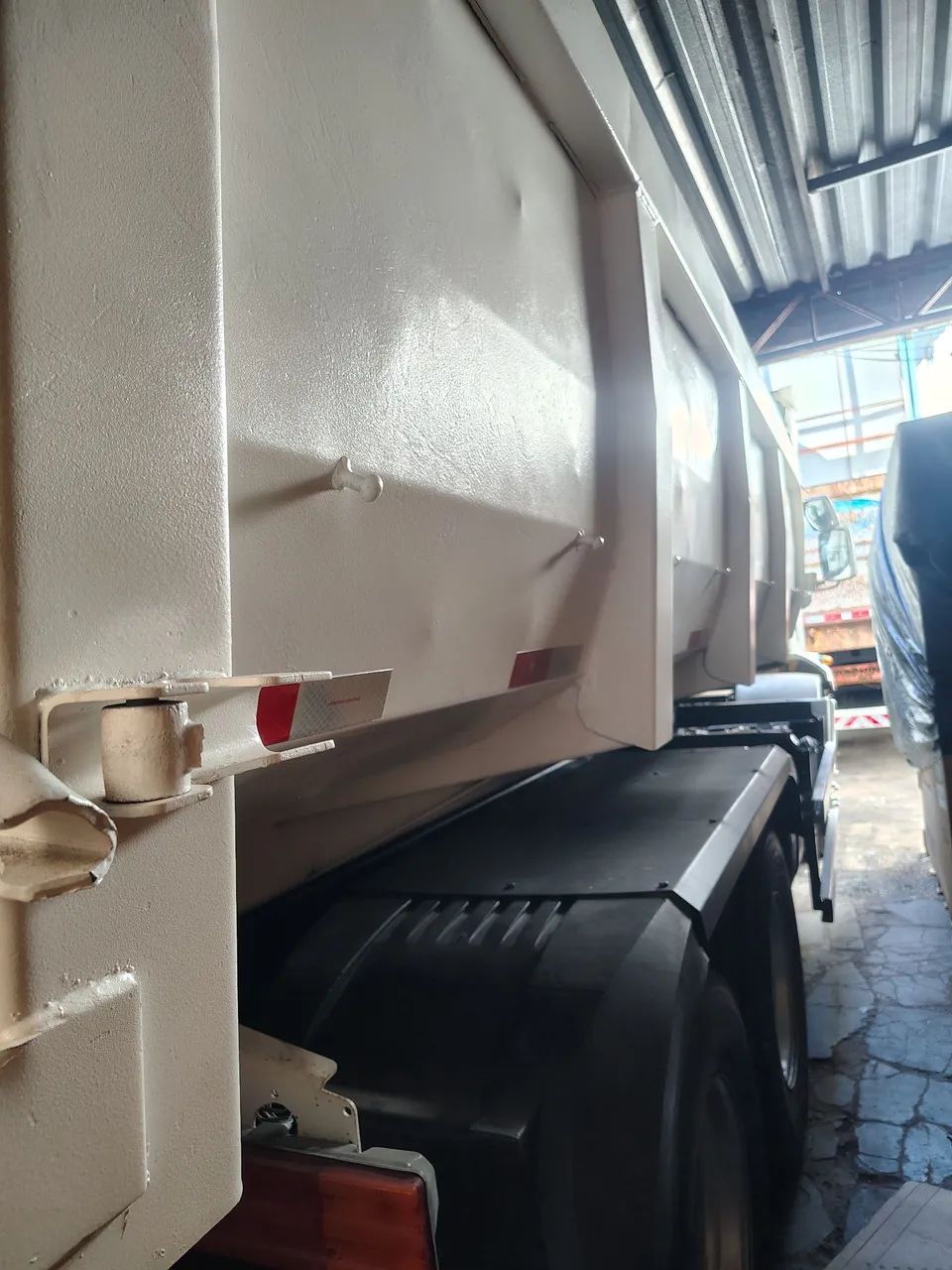 Caçamba Ford Cargo 2429 - Foto 4