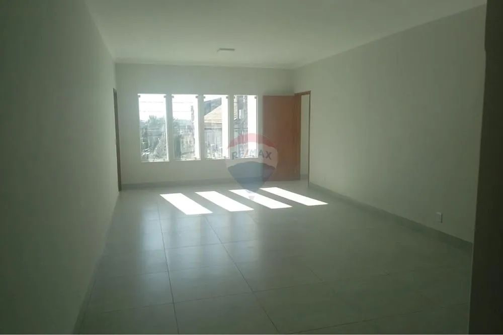 "Prédio Comercial no Centro de Tupã: Alugue Já!" - Foto 2