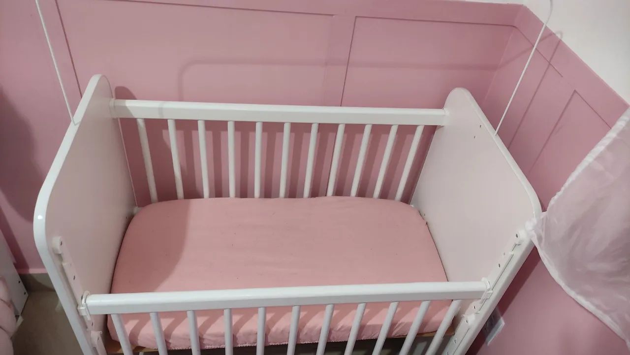 MINI BERÇO + COLCHÃO + LENÇÓIS + MOSQUITEIRO COM GRADE MÓVEL E REGULAGEM DE ALTURA - Foto 3