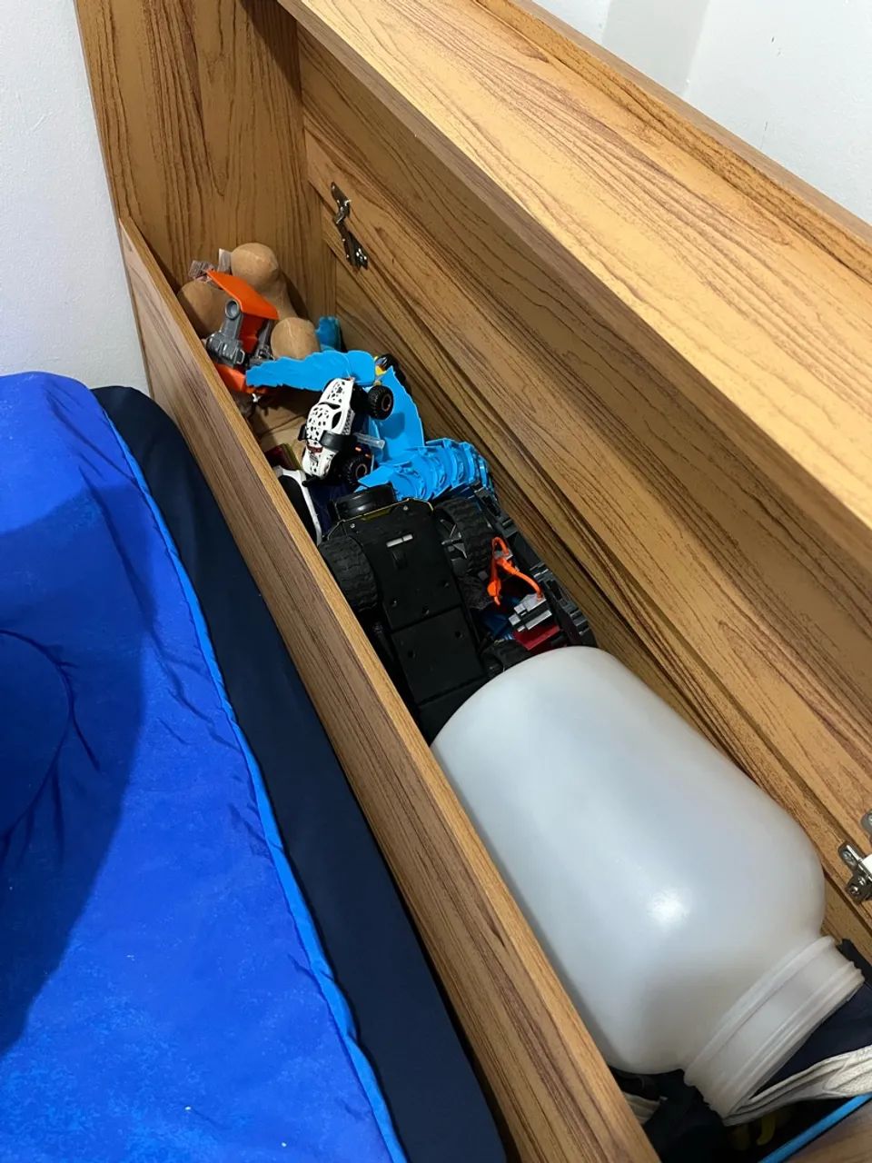 Cama de solteiro, com nicho, duas gavetas e baú  - Foto 4