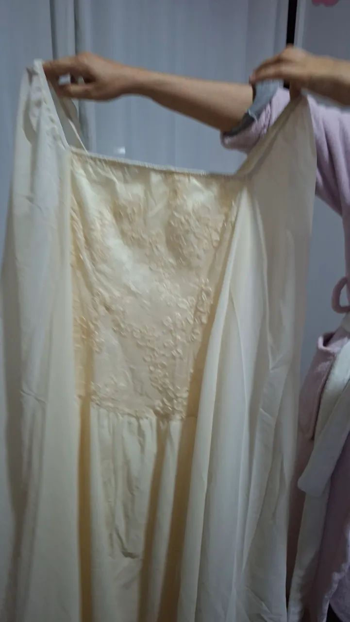 Vestido lindo Off White. TAMANHO M. NUNCA USADO - Foto 2