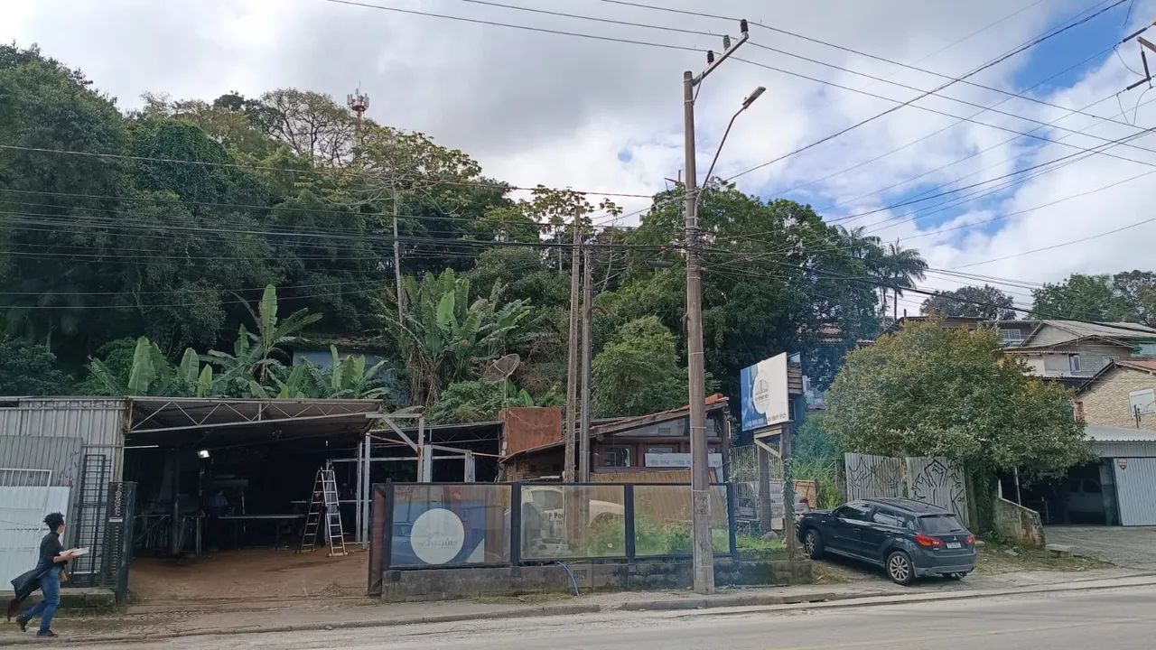 Duas áreas com frente para a avenida no Rio Tavares  - Foto 2
