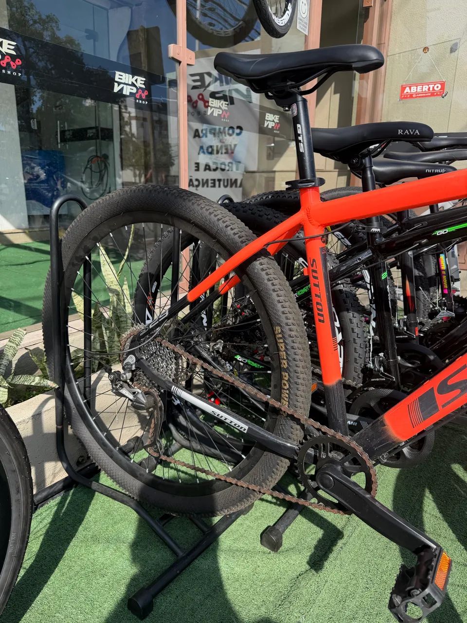 Bicicleta ARO29 SUTTON 9v câmbio Alívio e freio Hidráulico  - Foto 4