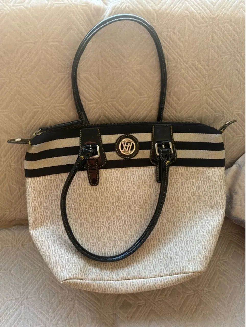 BOLSA BEGE E PRETA VICTOR HUGO