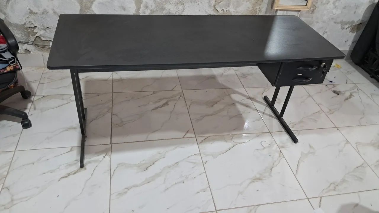 Mesa p/ escritorio