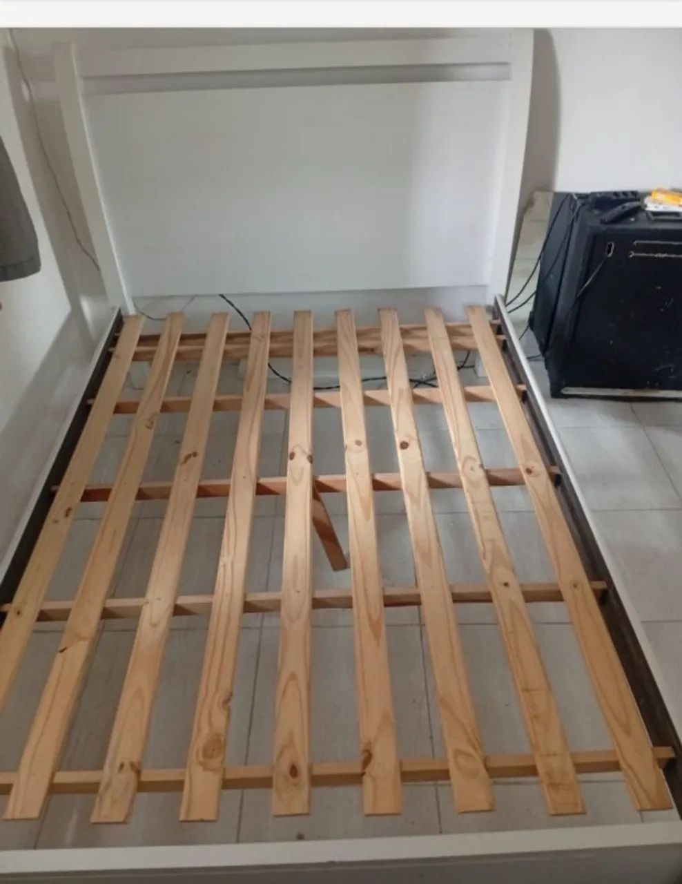 Cama de casal Branca madeira sem colchão  - Foto 2