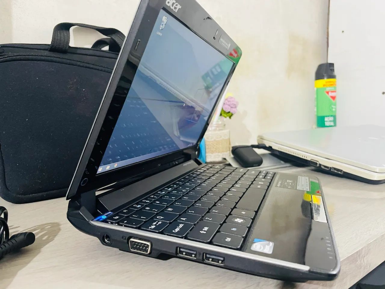 Netbook Acer Aspire One  - Foto 3