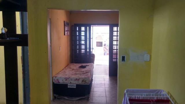 Casa QR 518 Santa Maria, 2 qts, cerâmica, forrada em pvc, churrasqueira, floreira! - Foto 12