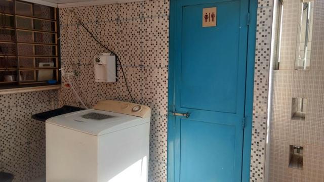 Casa QR 518 Santa Maria, 2 qts, cerâmica, forrada em pvc, churrasqueira, floreira! - Foto 5