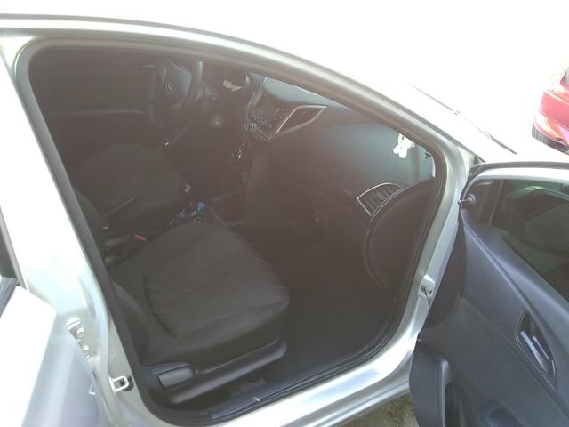 Vendo HB20 quitado completo valor 28.500 falar com Dilian tel. * - Foto 11
