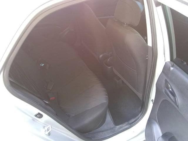 Vendo HB20 quitado completo valor 28.500 falar com Dilian tel. * - Foto 12
