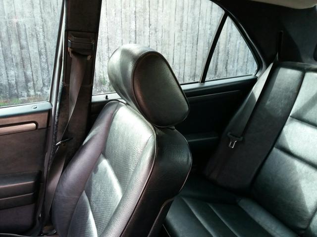 Vendo uma Mercedes c180 sedã ano 1996 - Foto 5