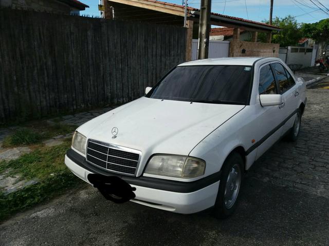 Vendo uma Mercedes c180 sedã ano 1996 - Foto 11