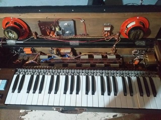 Teclado Novinho de Barbada