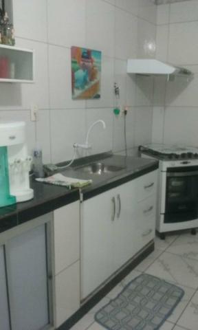 Vendo uma casa grande em plataforma primeiro andar com cobertura com vita para praia