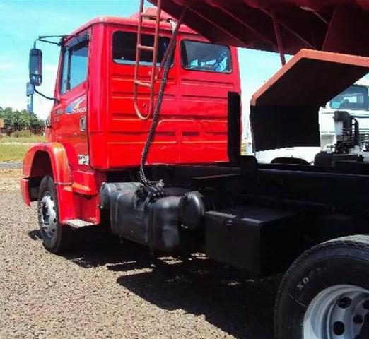Caminhão Mercedes caçamba L1620 - Foto 5