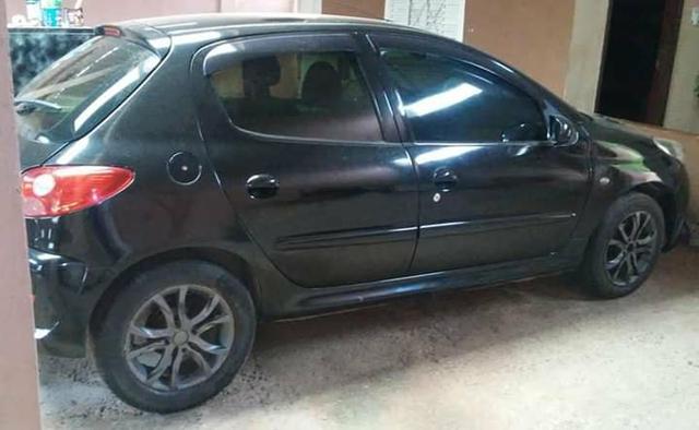 Peugeot 207 (8 válvulas) R$ 7.900,00 (com multas) - Foto 2
