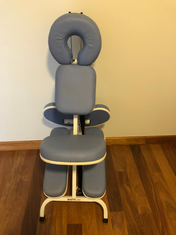 Vendo cadeira de massagem - Foto 2