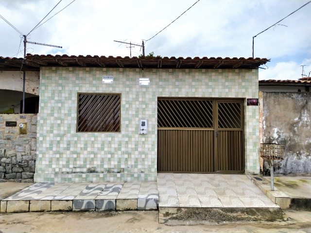 Casa no Planalto Turu com 3 quartos e dois banheiros