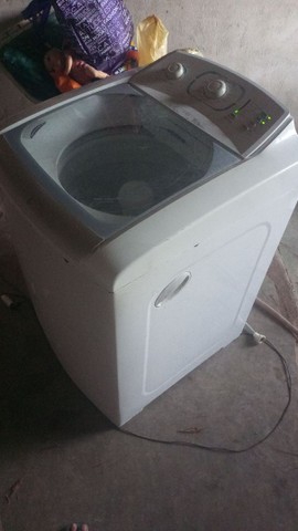 Máquina de lavar Electrolux de 12 kg em perfeito estado 