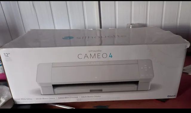 Silhouette cameo 4