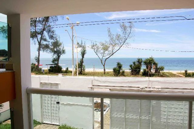 Casas com churrasqueira à venda em Praia do Pecado, Macaé, RJ