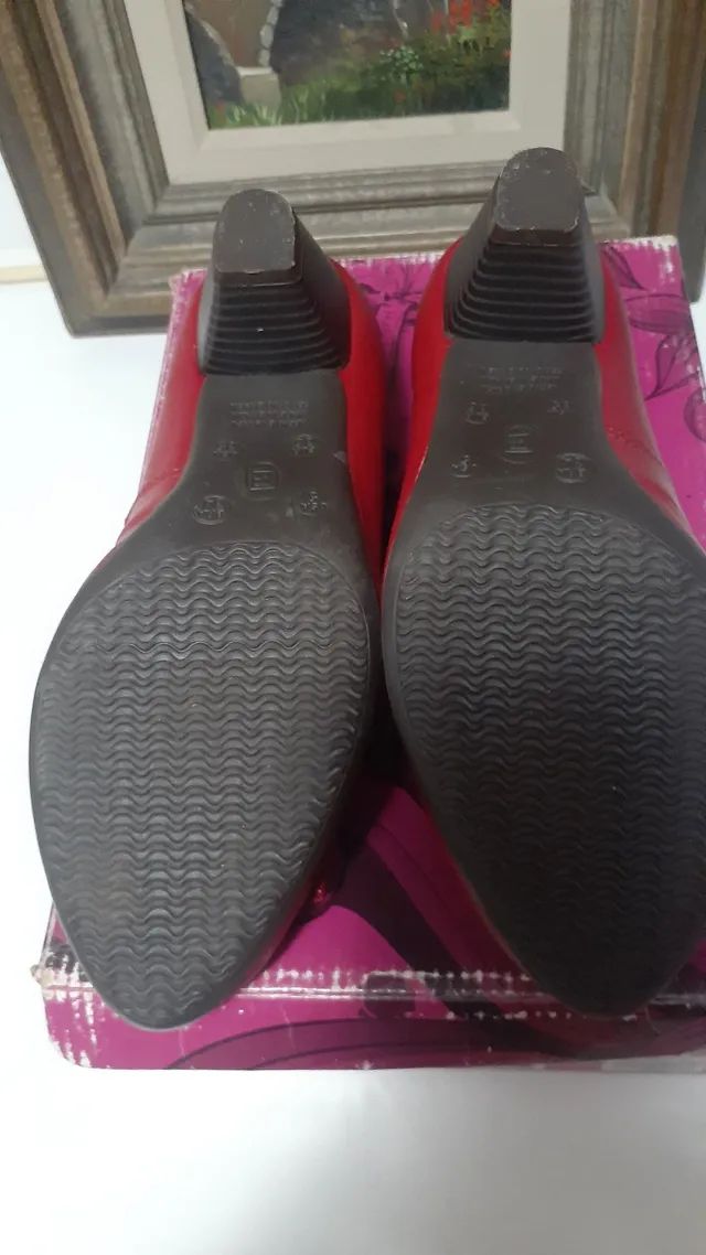 Sapato  Bottero ..com salto alto  vermelho . - Foto 4