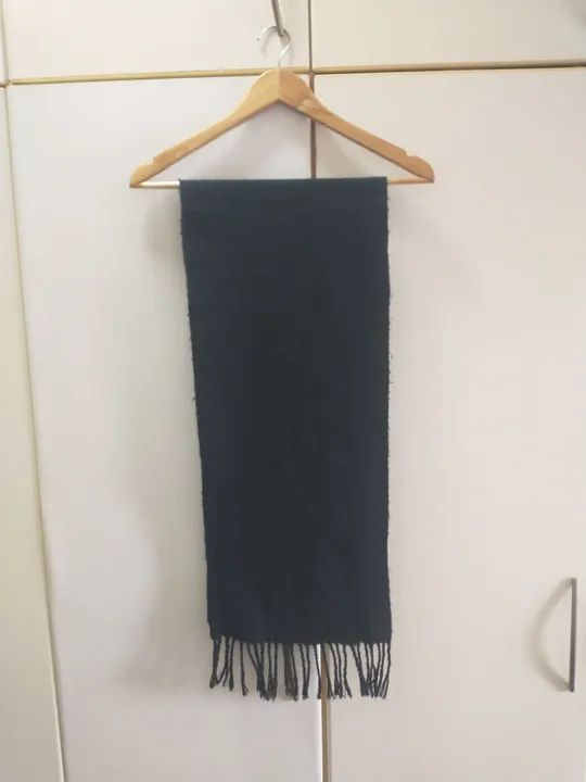 Cachecol preto de lã. - Foto 5