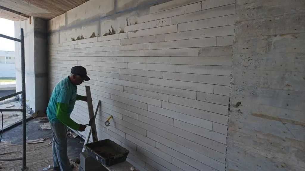 Revestimento de concreto aparente ripas / réguas - Foto 3