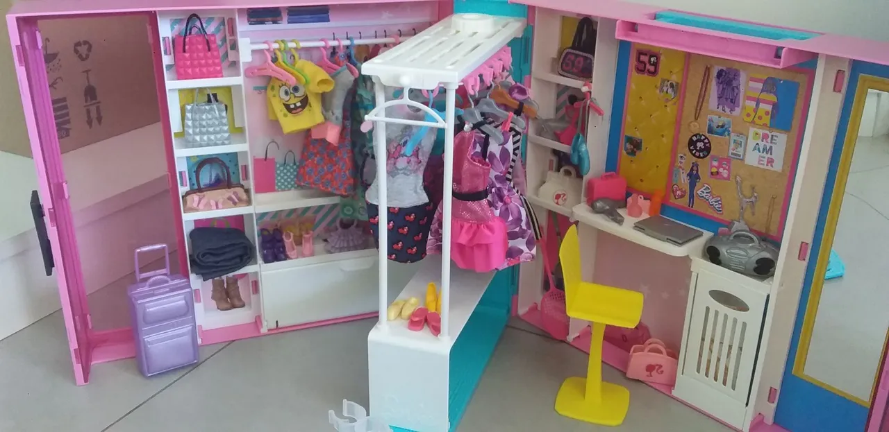 Barbie armário closet maleta fashionista 2010