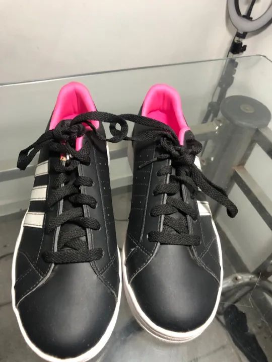 Tênis Adidas Preto e rosa - Foto 2