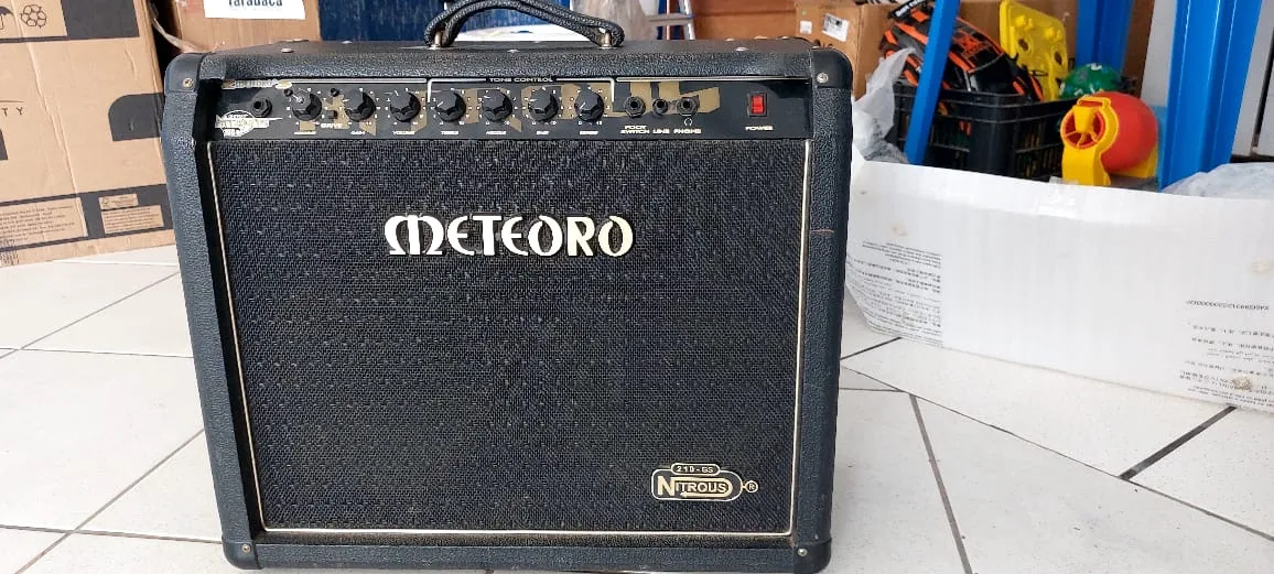 Amplificador (Cubo) de Guitarra Meteoro Nitrous 210 GS