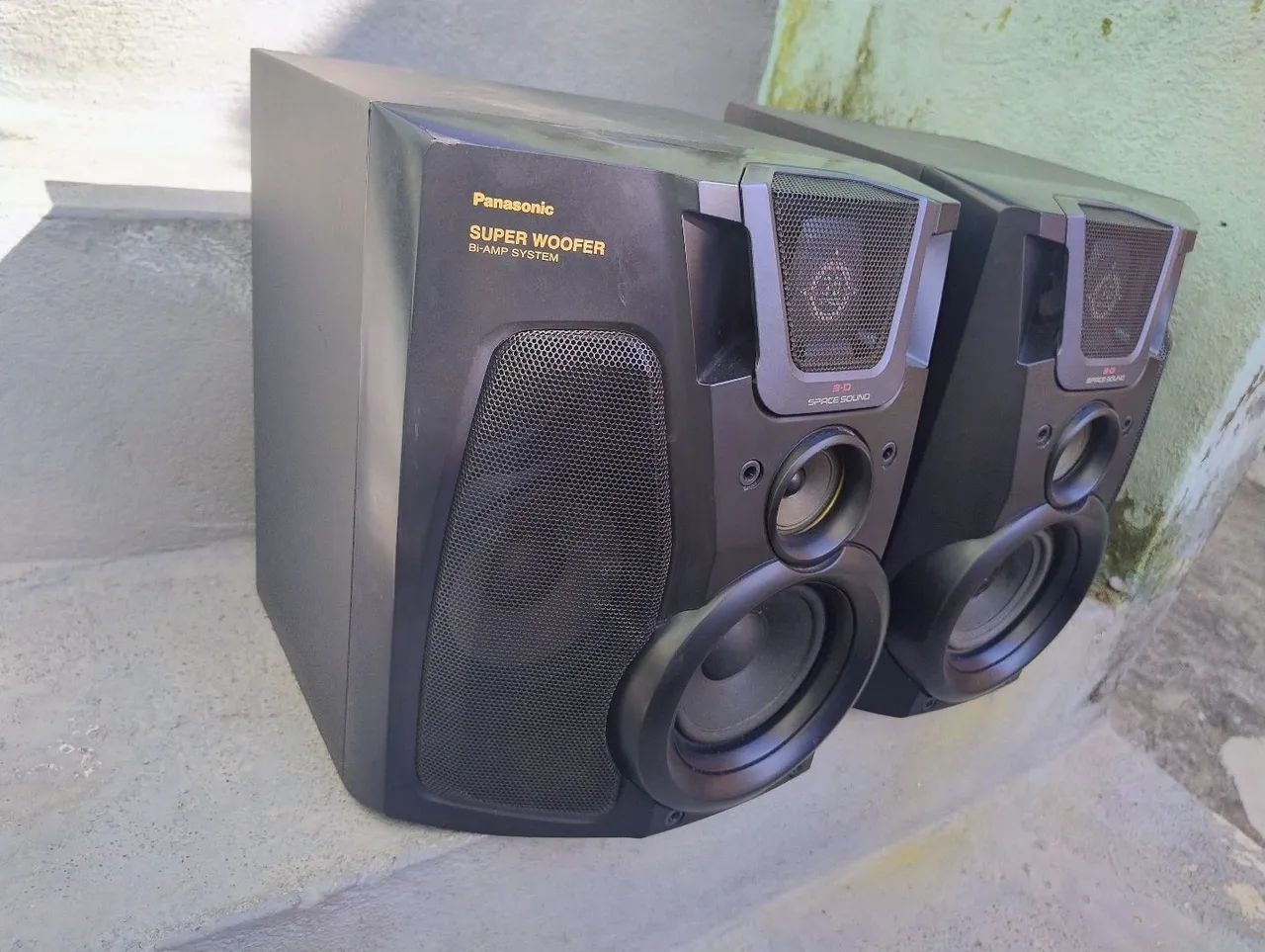 caixas Panasonic 4 vias 200 wts.. 6 ohms surround. leia