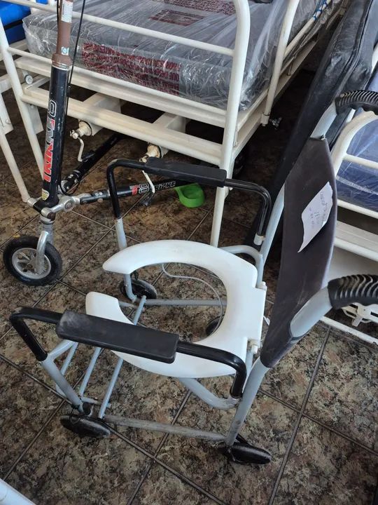 Cadeira higiênica  - Foto 5