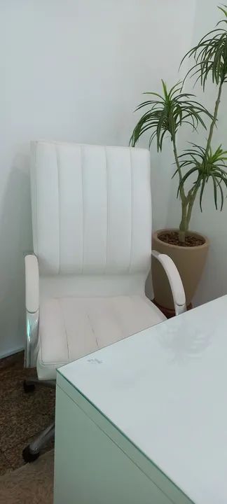 Cadeira Giratória com Rodas Branca - Foto 2